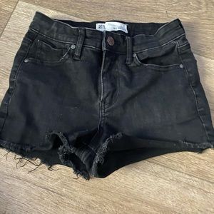 Tillys mid rise frayed denim shorts